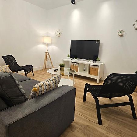 Apartamentos En El Centro - Plaza De Amboage - Wifi แฟร์โรล ภายนอก รูปภาพ