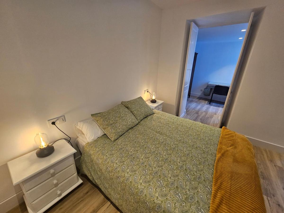 Apartamentos En El Centro - Plaza De Amboage - Wifi แฟร์โรล ภายนอก รูปภาพ