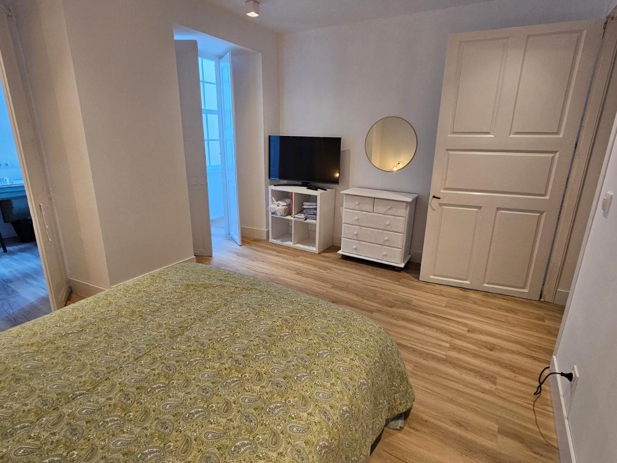 Apartamentos En El Centro - Plaza De Amboage - Wifi แฟร์โรล ภายนอก รูปภาพ